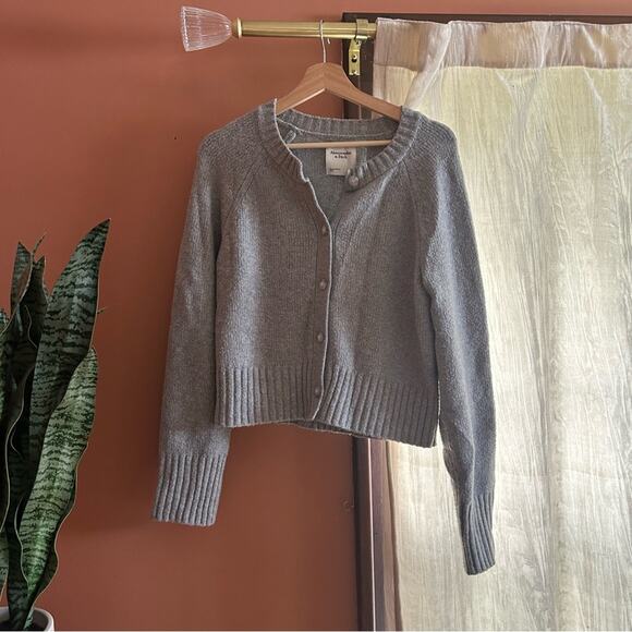 Abercrombie & Fitch Sweaters - Abercrombie & Fitch Button Up Sweater Cardigan in Wool Blend Gray Size L